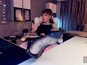 Stripchat Free Live Porn of Miss_kay1111