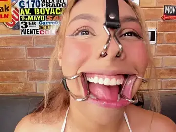 Stripchat Live Porn of foxy_antonela