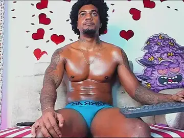 Stripchat Free Live Porn of LOGAN_DRAKE
