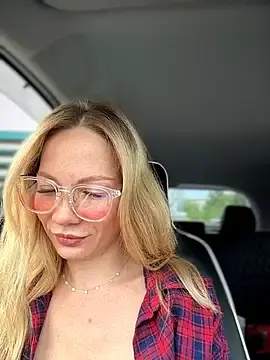Stripchat Live Sex Cam of LavenderHot