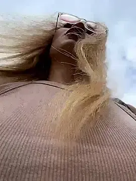 Stripchat Free Porn Cam of LavenderHot