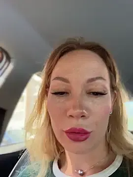 Stripchat Live Sex Cam of LavenderHot