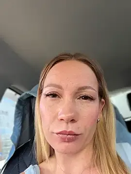 Stripchat Live Sex of LavenderHot