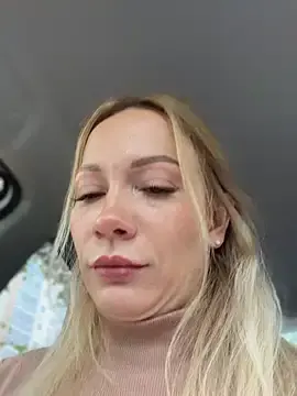 Stripchat Live Sex of LavenderHot