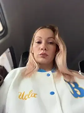 Stripchat Live Porn of LavenderHot