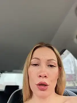 Stripchat Free Porn Cam of LavenderHot