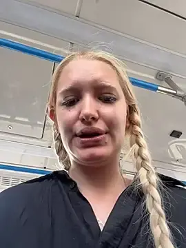 Stripchat Sex Cam of Mila_NoRules