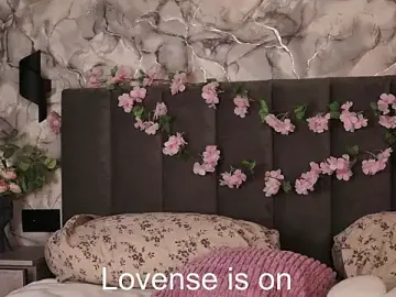 Stripchat Live Sex Cam of AmiLewis