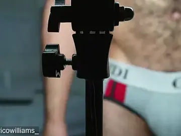 Stripchat Free Porn Cam of Derek_w