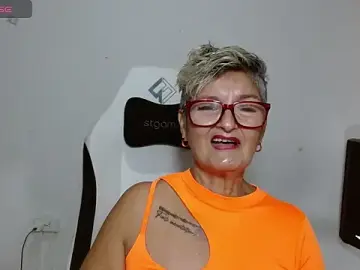 Stripchat Sex Chat of bety-cum2