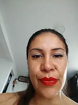 Stripchat Live Porn of KittyHoleshot87