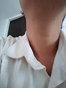 Stripchat Watch Live Sex Cams of KittyHoleshot87