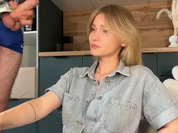 Stripchat Sex Cam of Adelovenick