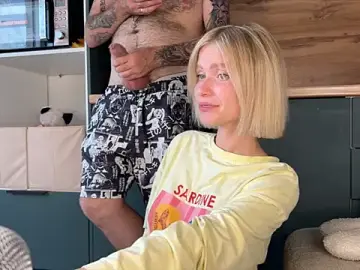 Stripchat Live Sex Cam of Adelovenick