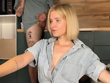 Stripchat Free Live Porn of Adelovenick