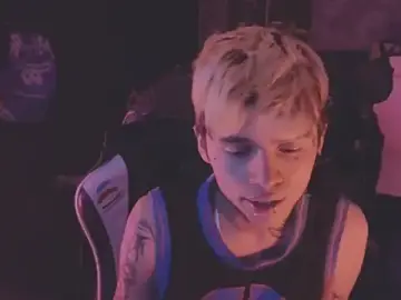 Stripchat Best Webcam of AcidMilo