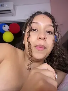 Stripchat Live Sex Cam of Shara_dreams