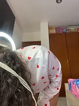 Stripchat Watch Live Sex Cams of Shara_dreams