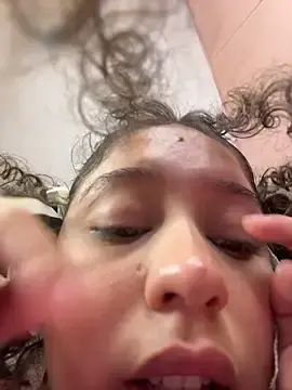 Stripchat Free Porn Cam of Shara_dreams