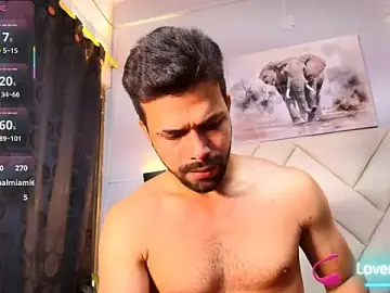 Stripchat Live Sex Cam of max_ashley_mds