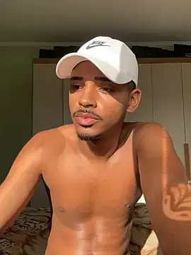 Stripchat Sex Cam of pretin19cm1