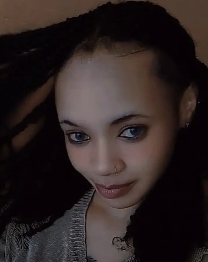 queen_next_door