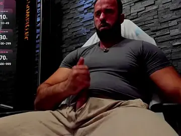 Stripchat Free Porn Cam of David_Big_Daddy