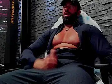 Stripchat Free Porn Cam of David_Big_Daddy