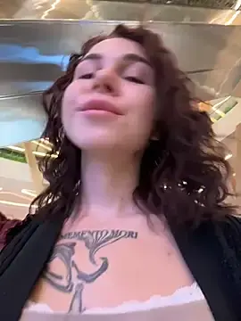 Stripchat Free Porn Cam of RosieDesire