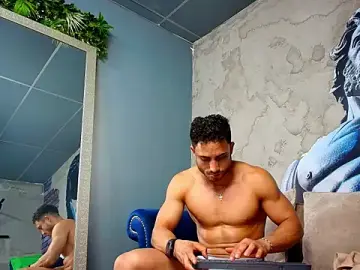 Stripchat Watch Live Sex Cams of Vans_Ross