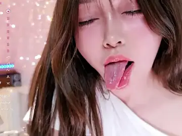 Stripchat Free Live Porn of Yiluo95