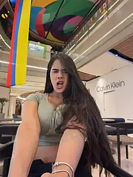 Stripchat Live Sex of BellaLeclair_