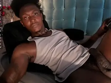 Stripchat Free Porn Cam of DannSmmith