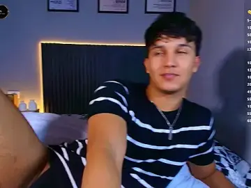 Stripchat Free Porn Cam of Leo_Savage_