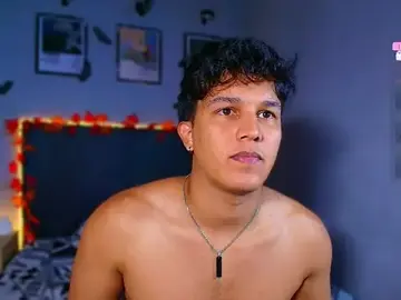 Stripchat Adult Webcam of Leo_Savage_