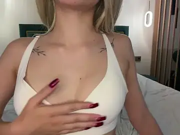 Stripchat Free Live Porn of VikkiiSecret