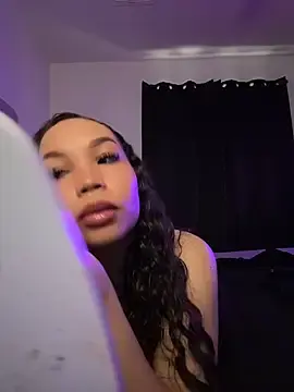 Stripchat Free Porn Cam of nikkiloveee