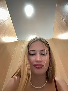 Stripchat Sex Cam of blonde_exe