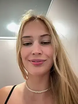 Stripchat Free Porn Cam of blonde_exe