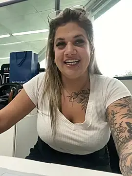 Stripchat Live Sex Cam of kahreal