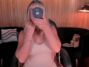 Stripchat Live Sex of IsabelBornner