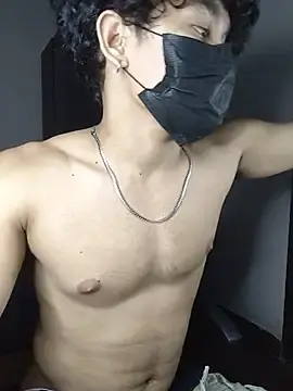 Stripchat Live Sex Cam of roxiii_