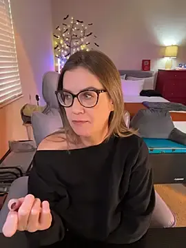 Stripchat Live Sex Cam of MaiseKnox