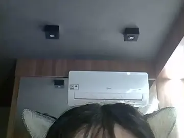 Stripchat Watch Live Sex Cams of SkinnyKitten
