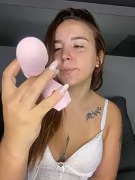 Stripchat Adult Webcam of BrunaMendees