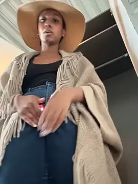 Stripchat Sex Cam of Your_Paris