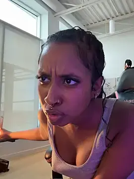 Stripchat Nude Webcam of Your_Paris