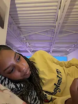Stripchat Adult Webcam of Your_Paris