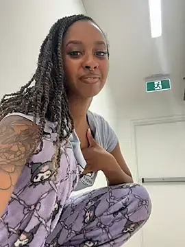 Stripchat Sex Cam of Your_Paris