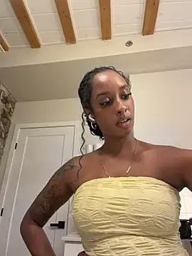 Stripchat Live Sex Cam of Your_Paris